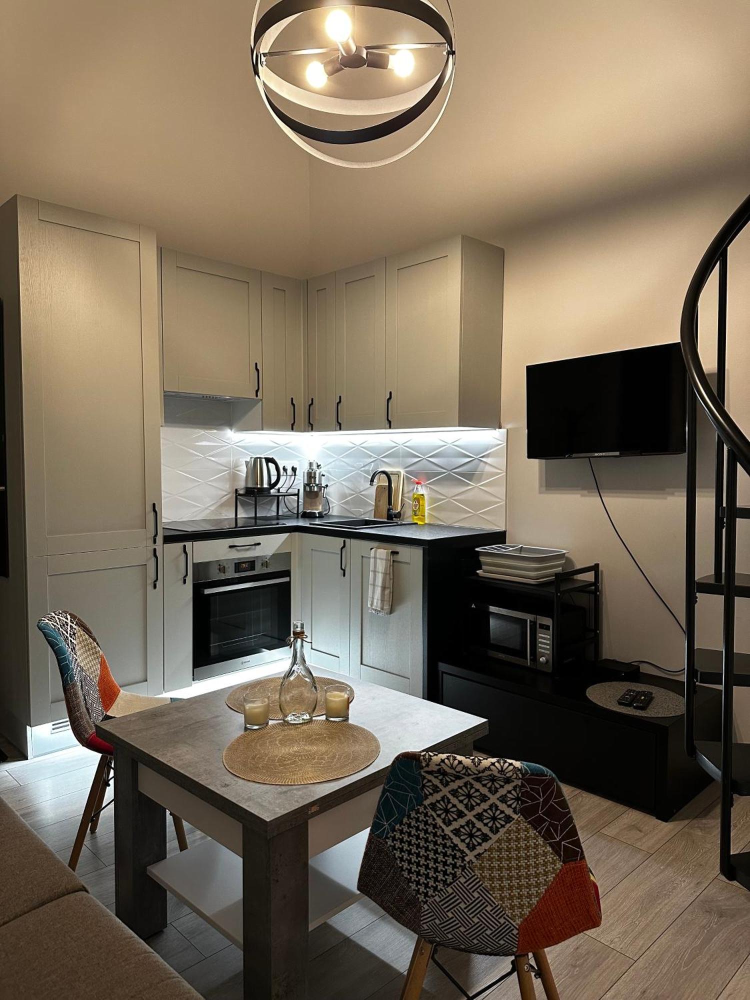 Miniapartament Jelonka Jelenia Góra Екстериор снимка