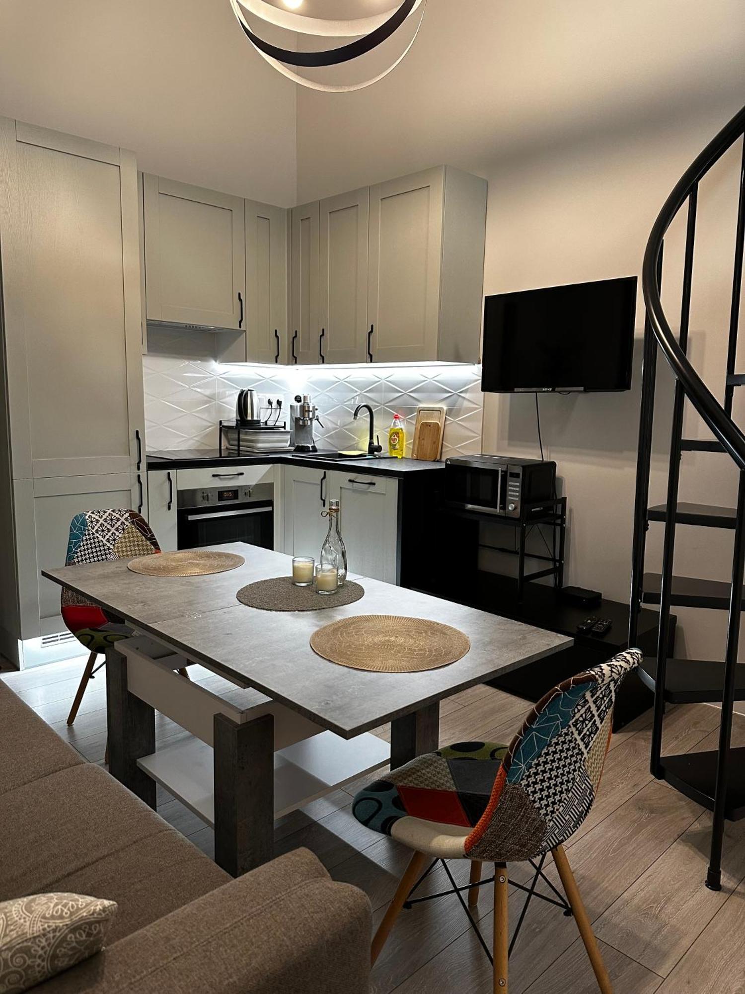 Miniapartament Jelonka Jelenia Góra Екстериор снимка